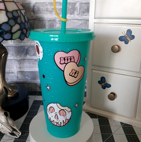 Cold cup. Spooky melting conchas & pan dulce. With straw & topper - Picture 6 of 8